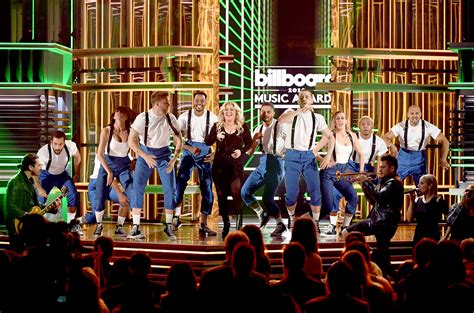 2019 Billboard Music Awards Photos: Performances, Backstage & More ...