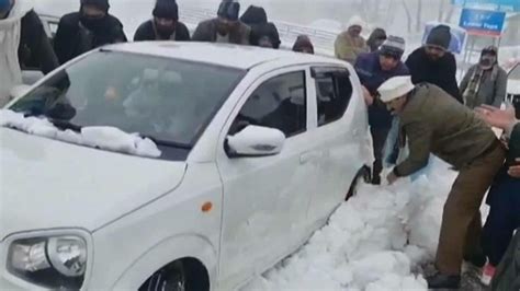 巴基斯坦穆里山区大雪 已致至少21人死亡北京时间