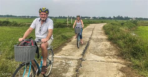 Exp Rience De Cyclisme Et De Croisi Re Sur La Rivi Re Au Coucher Du