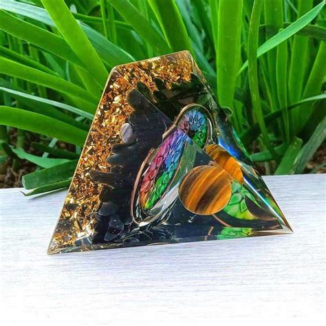 Spoo Design Chakra Pyramide Mit Kupfer Spirale Obsidian Und