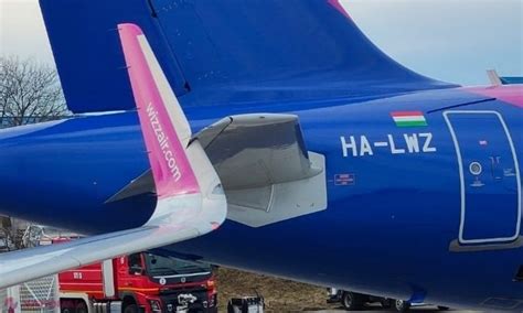 Video Dou Avioane Ale Companiei Wizz Air S Au Ciocnit Pe