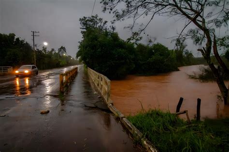 Eduardo Leite diz que Rio Grande do Sul vive pior tragédia da história