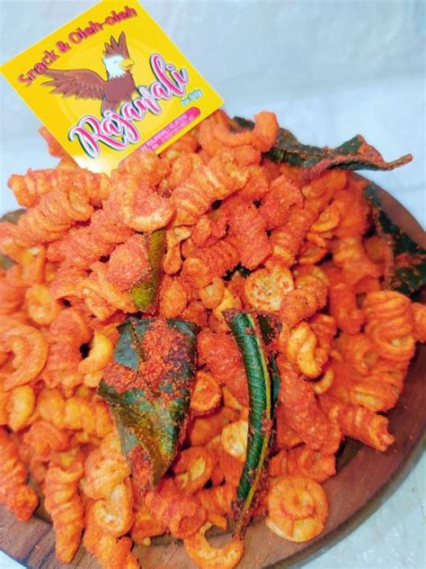 Makaroni Spiral Hot Daun Jeruk 250g Makaroni Bantet Ulir Pedas Daun