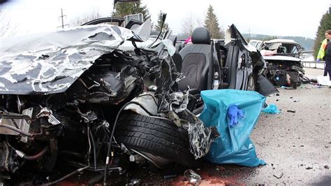 Zwei Tote Bei Schwerem Unfall Auf B 31 YouTube