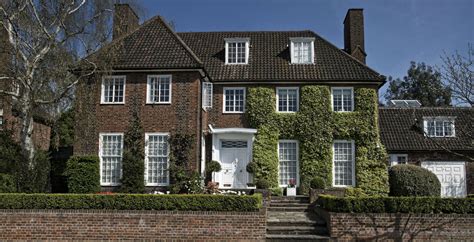 London suburbs: Places to live in travel zones 5 and 6