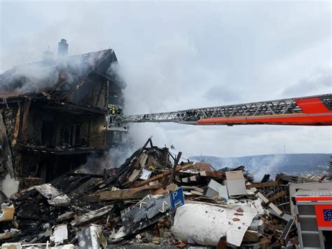 Großbrand nach Explosion in Stuttgart 1 Person vermisst