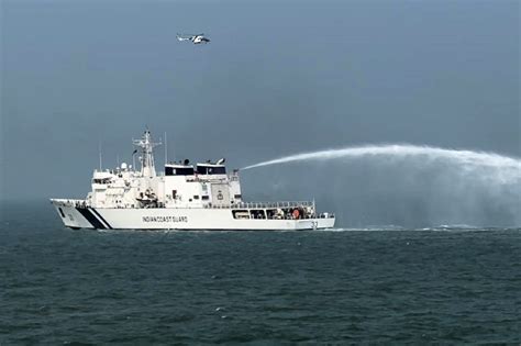 In Sc Coast Guard Opposes Permanent Commission For Women India News