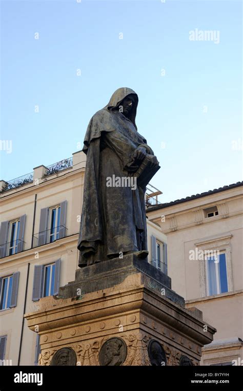 Italy, Rome, Campo de' Fiori, statue of Giordano Bruno Stock Photo - Alamy