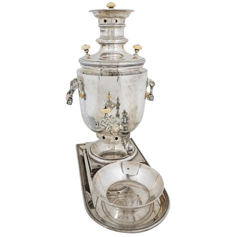 Samovar In Argento Russo Del Xix Secolo Con Vassoio E Coppetta