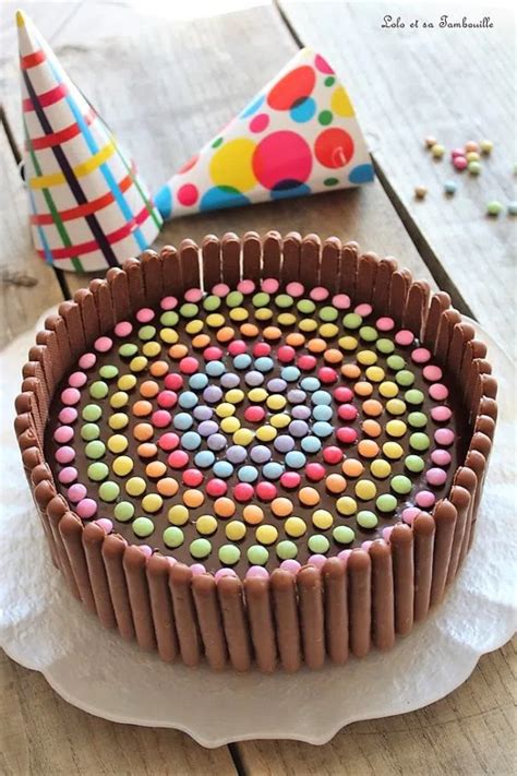 Gâteau d’anniversaire au chocolat & smarties Lolo et sa Tambouille