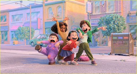 Pixar's 'Turning Red' Gets Debut Trailer!: Photo 4662024 | Sandra Oh ...