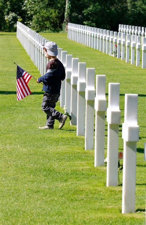 Vets Visitors Return To Normandy To Mark St Anniversary Of Wwii D