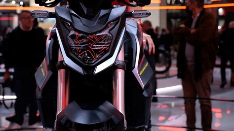 Nuova Honda Hornet Debutto Ad Eicma Per Il Calabrone Video