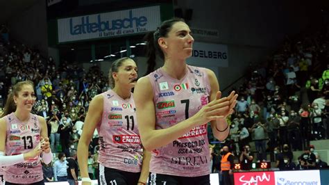 Pallavolo Mercato Le Lacrime Di Raphaela Folie E La Rifondazione Di