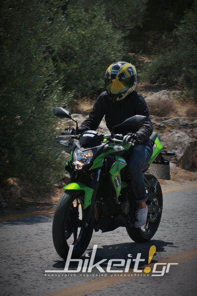 Test Kawasaki Z 250SL 2015 BIKEIT