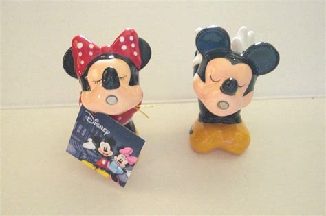 Mickey Minnie Mouse Kissing Salt And Pepper Shakers Magnetic Westland