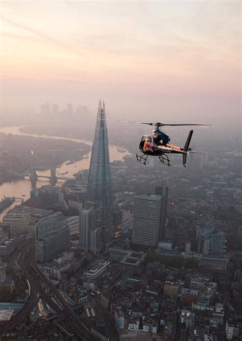 Red Bull Tower Bridge Wingsuit Flight Livetts