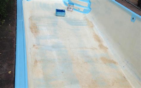 How to paint your swimming pool - Poolpaintresurfacing