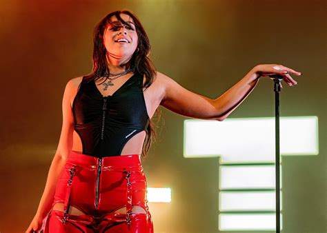 Real estate experts predict where does Tate Mcrae live next 17