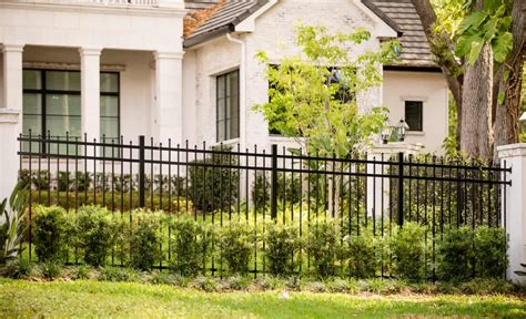 Which Naples Fence Installation Company Offers The Best Service