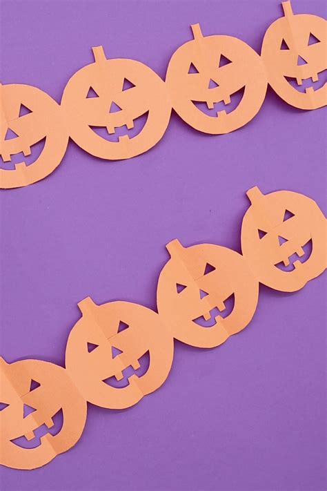 How To Make A Pumpkin Paper Chain Easy Halloween Crafts Pjs And Paint