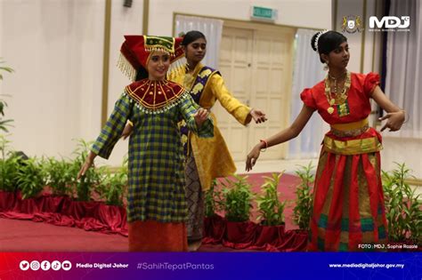 PERTANDINGAN TARIAN SILANG BUDAYA NEGERI JOHOR BAWA KEUNIKAN BAHARU