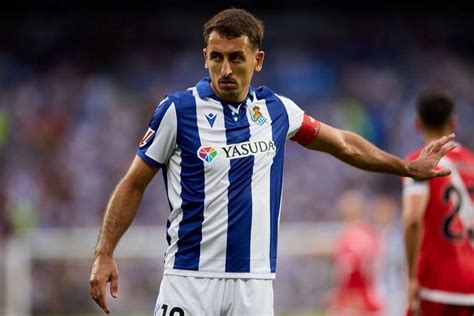 Real Sociedad players celebrate victory over Barcelona - "this team has ...