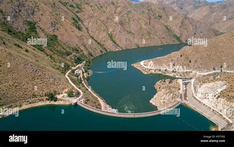 Water behind Idaho dam is full in the desert Stock Photo - Alamy