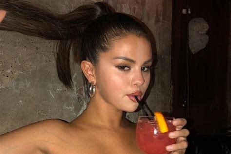 Selena Gomez Posts Stunning Bikini Shots While Yachting Marca