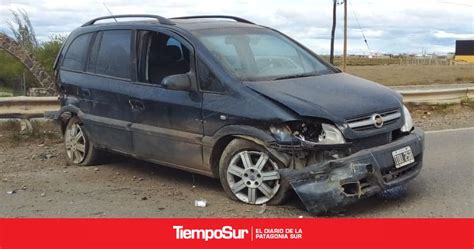 Río Gallegos Perdió el control y chocó una valla en plena ruta