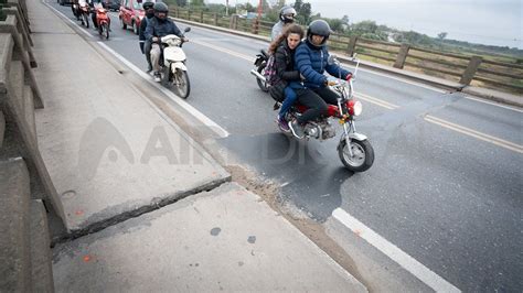 Grieta en el Puente Carretero Santa Fe Santo Tomé este miércoles