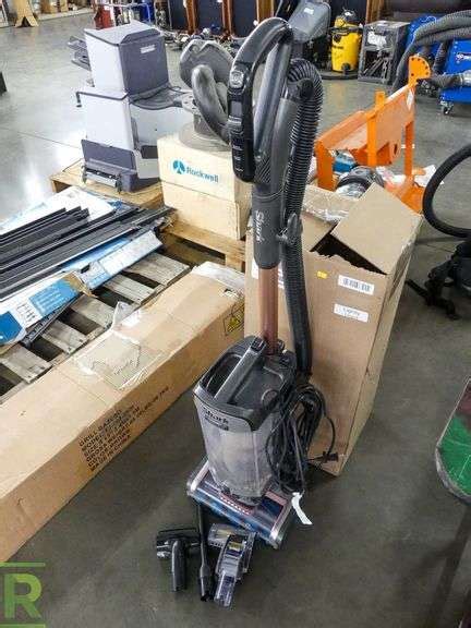 Shark Vertex Vacuum - Roller Auctions