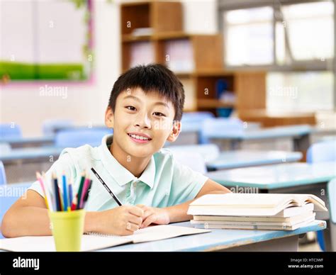 Singaporean Boy Smiling Hi Res Stock Photography And Images Alamy