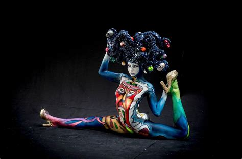 Erotisches Bodypainting Bei Ffentlicher Show Telegraph