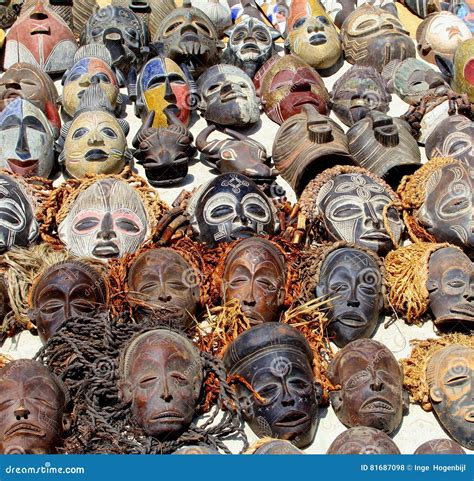 Inzamelings Stammen Primitieve Afrikaanse Maskers Stock Foto Image Of