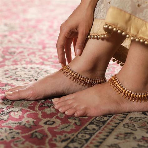 8 Gorgeous Gold Anklet Designs For The South Indian Bride Wedmegood