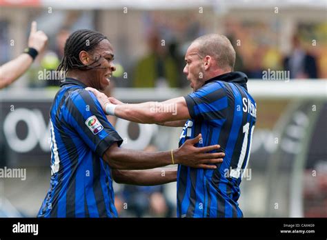 Wesley Sneijder Celebrates Hi Res Stock Photography And Images Alamy