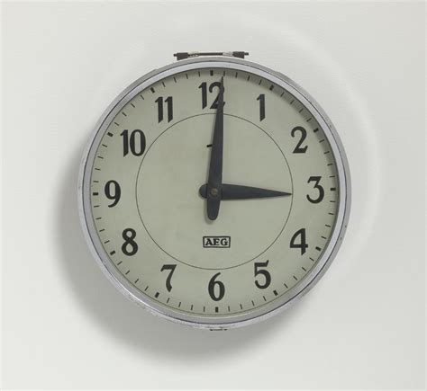 Design wall clocks & table clocks: the 20 best design clocks ever - Domus