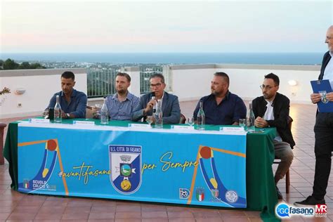 Serie D L Us Fasano A Palazzo Di Citt Si Presenta Ai Tifosi Con Il