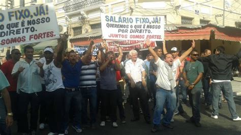 Instrutores De Autoescolas Fazem Protesto Na Zona Norte Do Rio