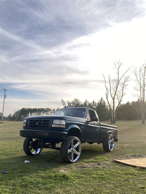 2001 Ford F150 Squatted