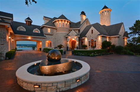 925 Million Lakefront Mansion In Lago Vista Tx Homes Of The Rich