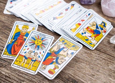 Explorez Les Secrets Des Arcanes Majeurs Du Tarot De Marseille