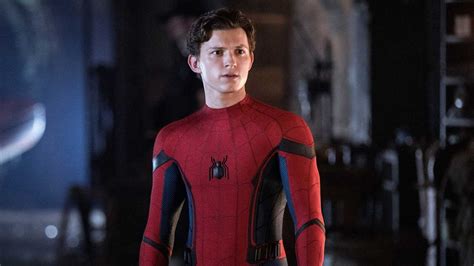 Spider Man oggi è un giorno speciale i fan augurano buon compleanno a