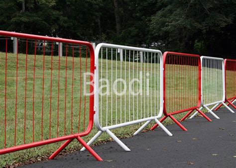 Plastic Coated Crowd Control Barrier For Concert Temporary Fence Red Orange White