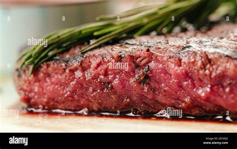 Medium Rare Steak Hi Res Stock Photography And Images Alamy