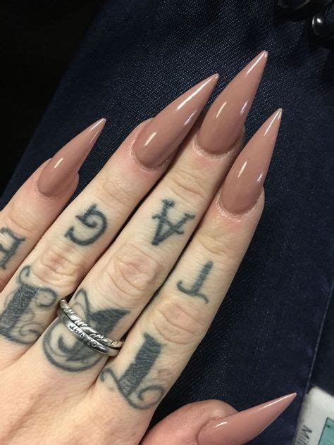 𝘱𝘢𝘷𝘭𝘹𝘷𝘦 Pink Stiletto Nails Coffin Nails Pointy Nails