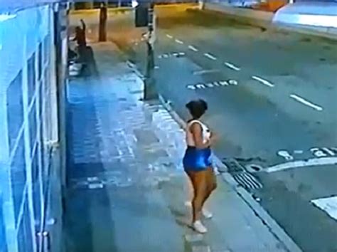 C Meras De Seguran A Mostram Lutador Matando Morador De Rua