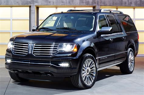 Used 2015 Lincoln Navigator For Sale Pricing And Features Edmunds