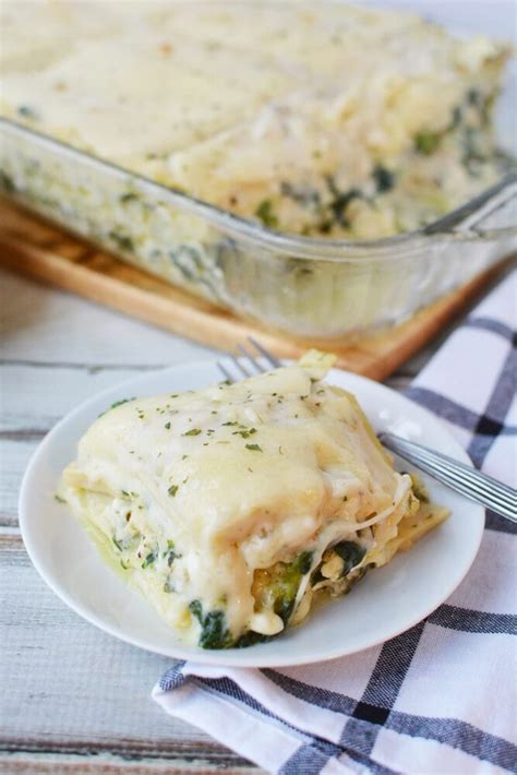 Creamy Chicken and Spinach Lasagna Recipe | A Magical Mess